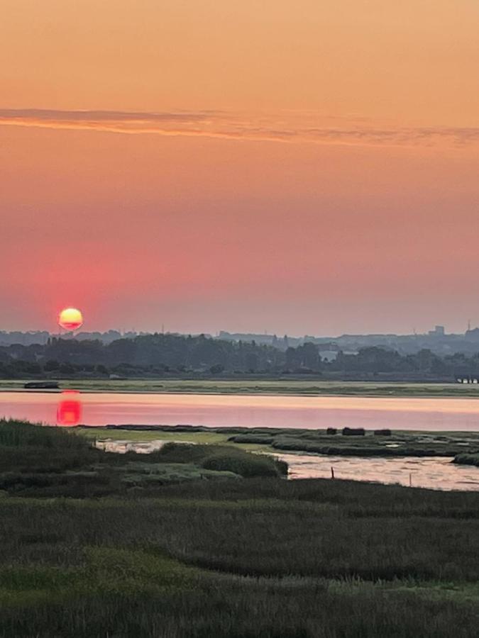 Waterfront - Holes Bay, Poole, Dorsetヴィラ エクステリア 写真